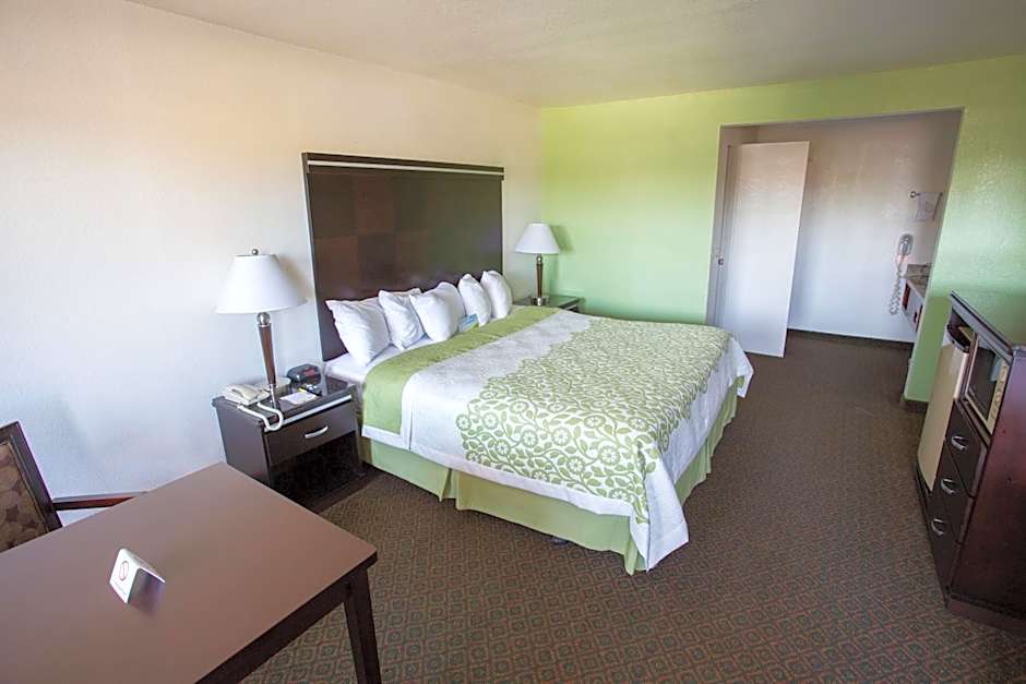 Days Inn by Wyndham Oceanside