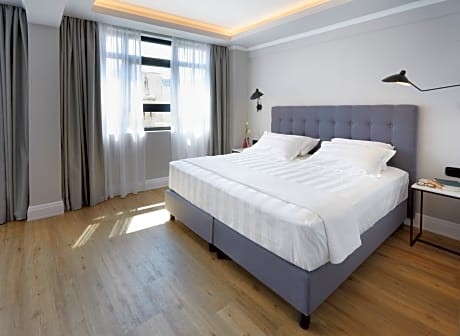 Junior Suite with Views