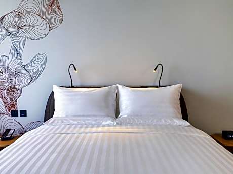 Deluxe Room, Sea View - 1 King Bed