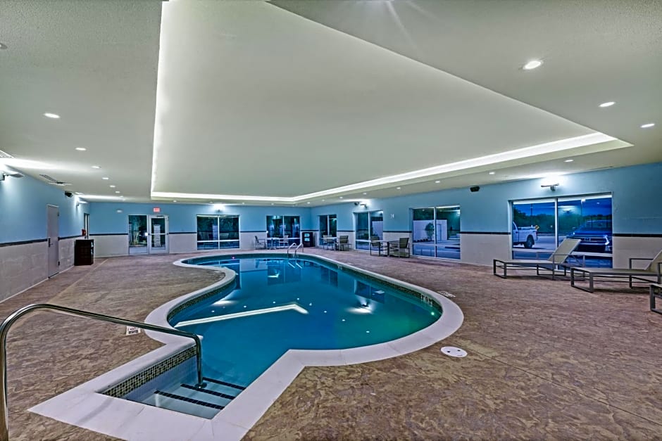 Holiday Inn Express And Suites Parsons By IHG