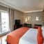 Carles Hotel