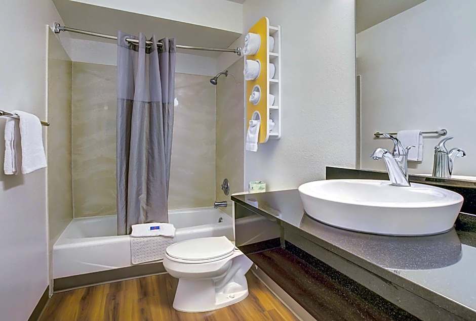 Motel 6-Coos Bay, OR