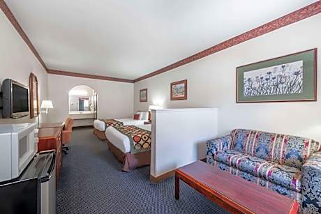 Queen Room with Two Queen Beds and Sofa Bed - Non-Smoking