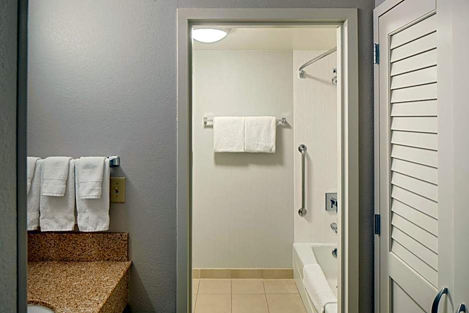 Courtyard by Marriott Cincinnati Blue Ash