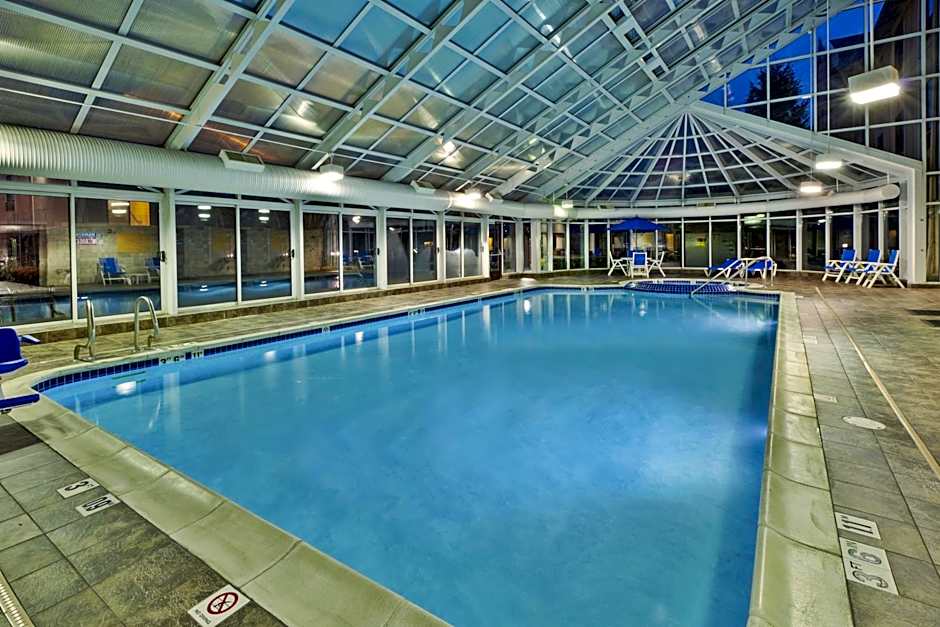 Holiday Inn Express Hotel & Suites - Belleville Area By IHG