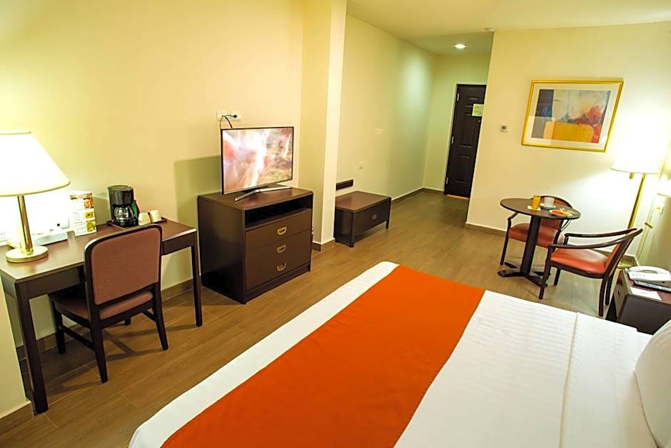 Hotel Plaza Calzada
