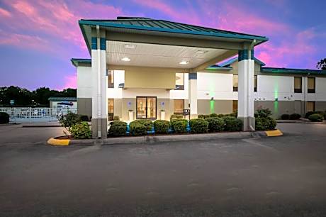 Quality Inn Jacksonville near Little Rock Air Force Base