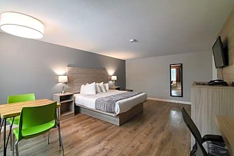 Deluxe King Room