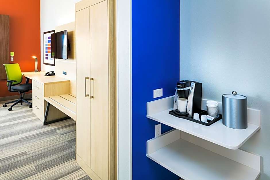 Holiday Inn Express & Suites Bend South By IHG