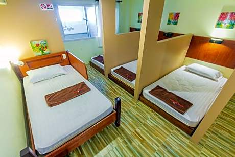 6-Bed Mixed Dormitory Room