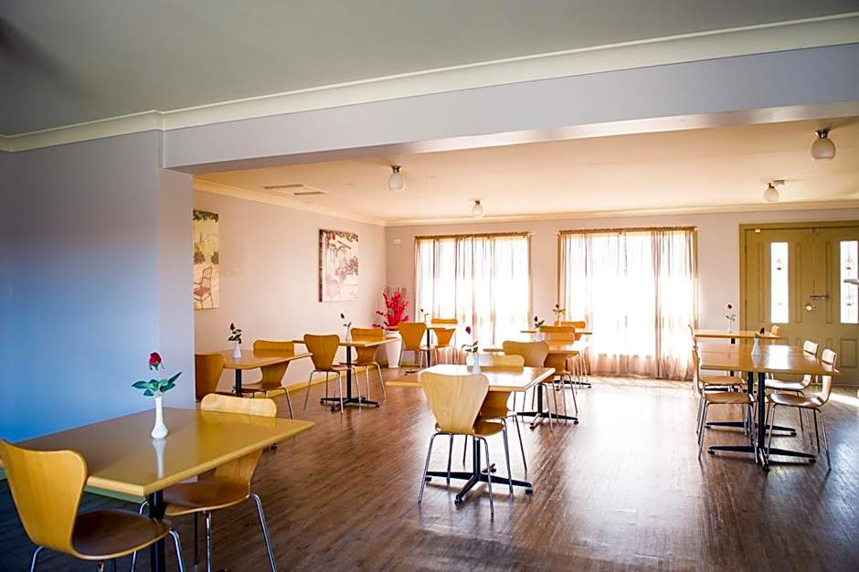 Cherry Blossom Motor Inn