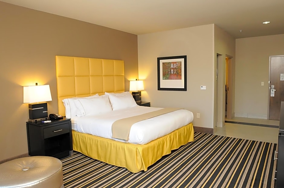 Holiday Inn Express Covington-Madisonville, an IHG Hotel
