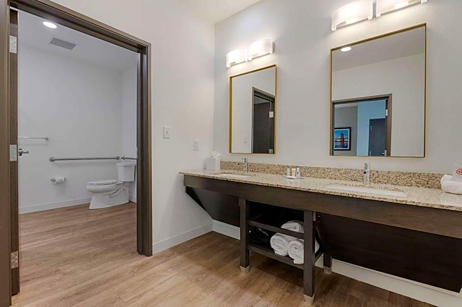 Comfort Suites Cincinnati University - Downtown