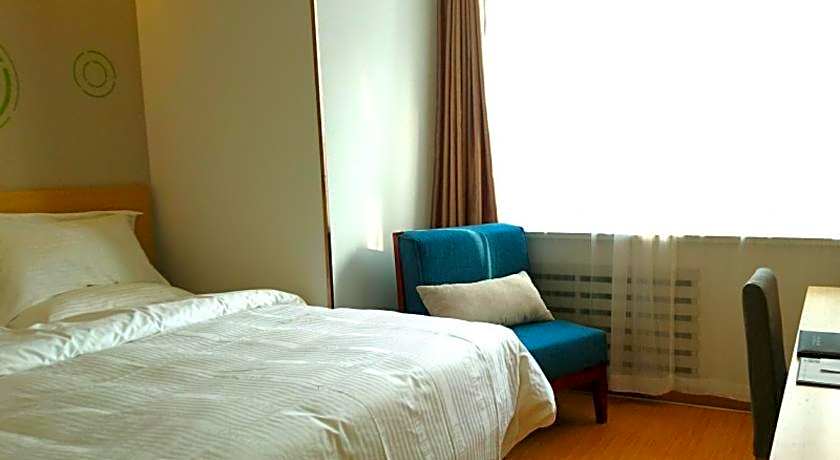 GreenTree Inn Shenyang Shenhe District Shenyang North Train Station Express Hotel