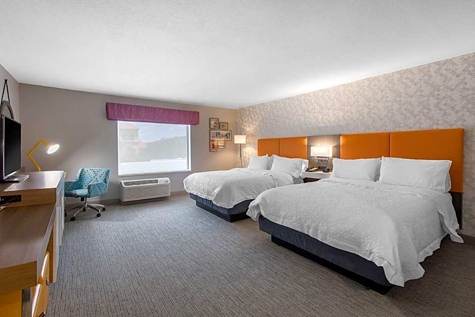 2 Queen Beds, Hearing Accessible — 6 fotoğraftan 1. fotoğraf