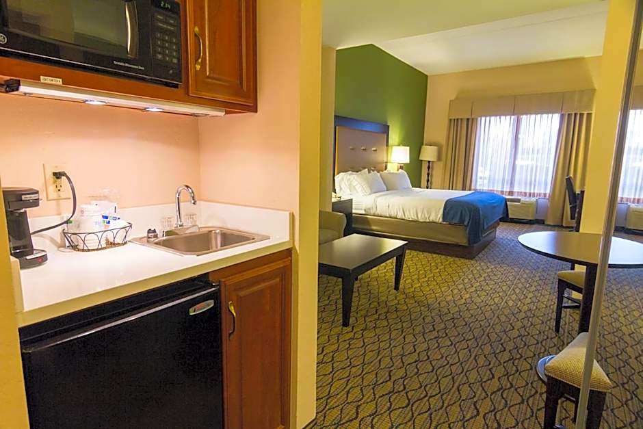 Holiday Inn Express and Suites Winchester By IHG