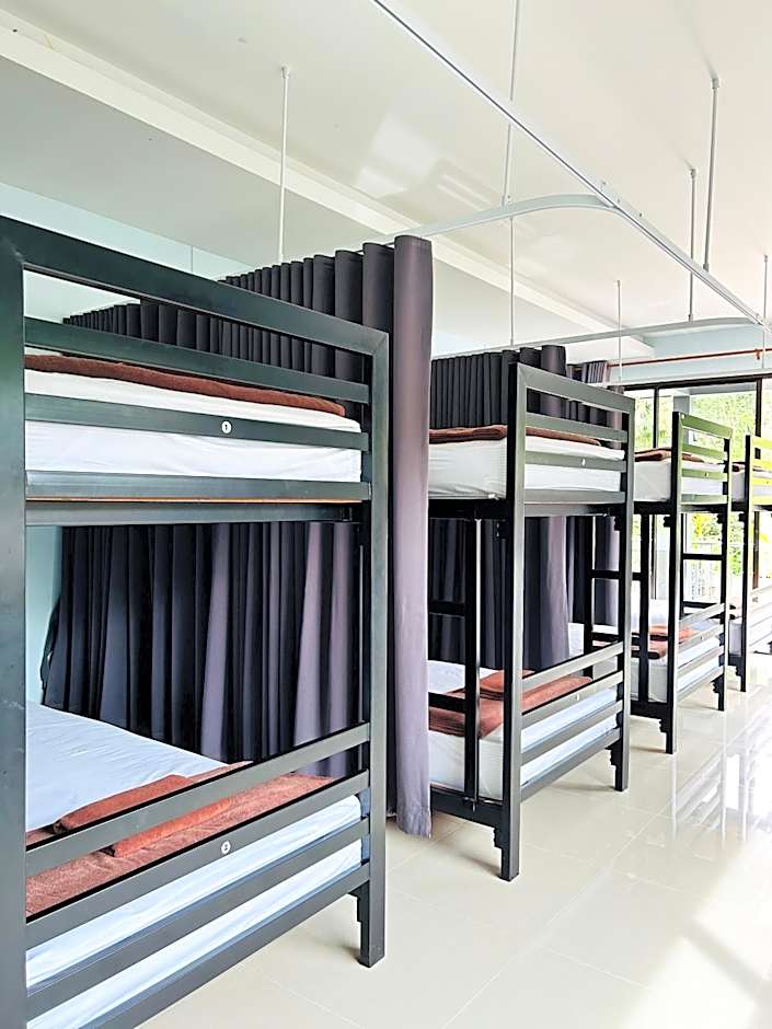 Khaosok Secret Hostel