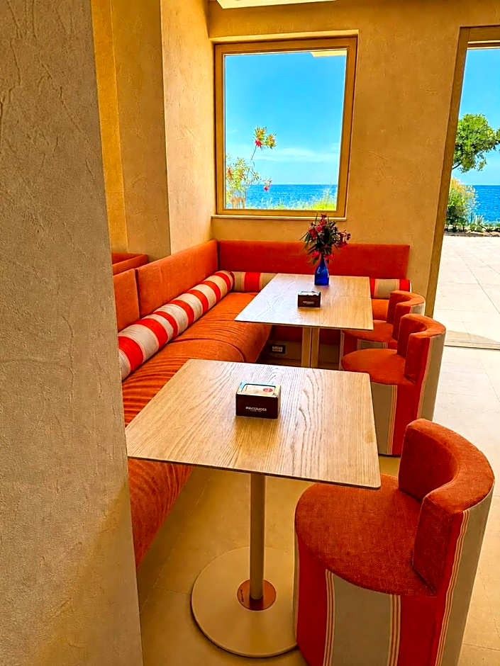 Beach Hotel Terracotta