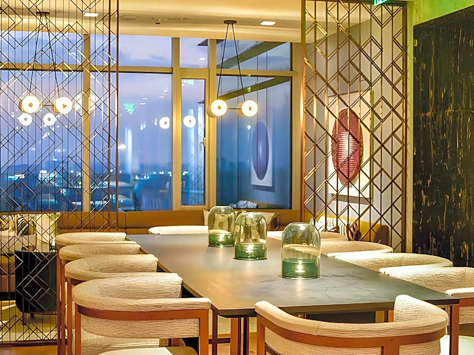 Four Seasons Hotel Bengaluru at Embassy One
