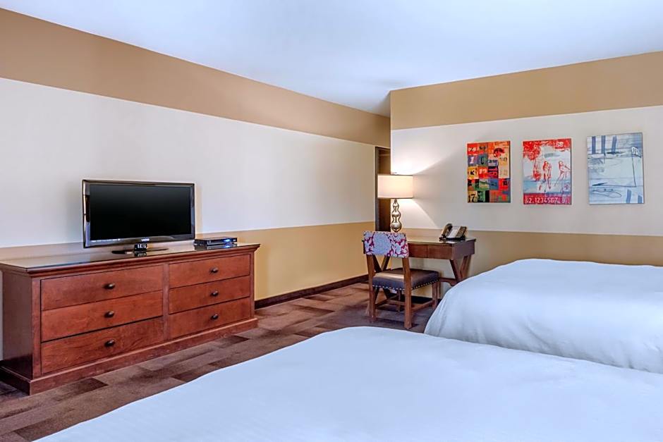 Carlton Oaks Lodge, an Ascend Collection Hotel