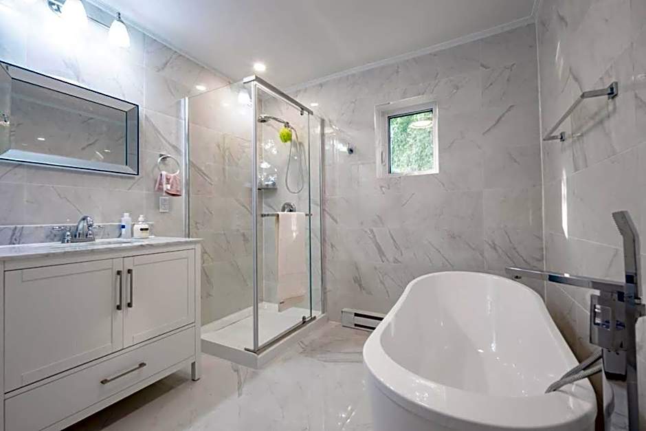 Nice River & Mountain View+4 Beds+Free parking