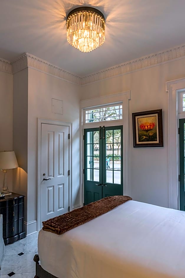Royal Frenchmen Hotel and Bar