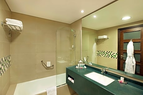 King Deluxe Corner Room With City View