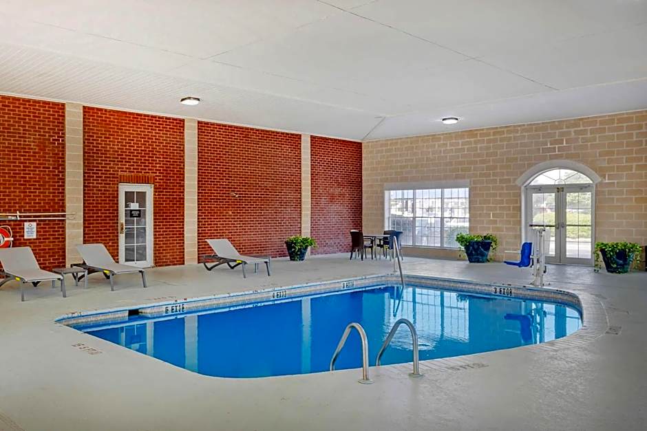 Comfort Suites Sumter near Shaw AFB