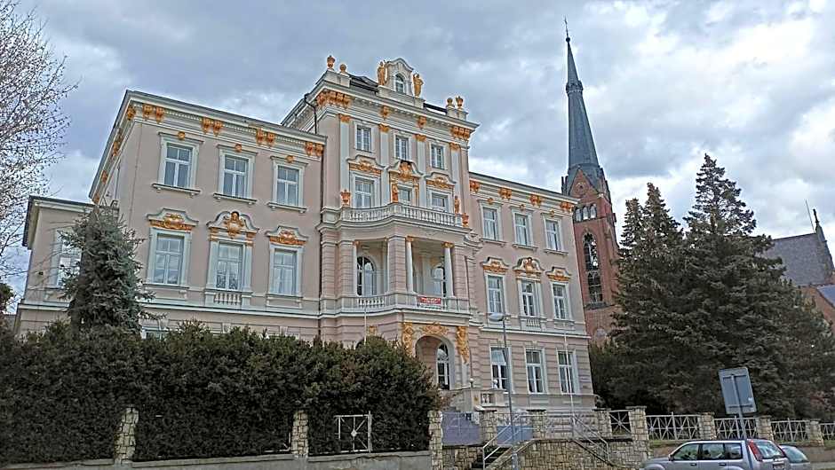 MVA House Teplice, Šanovský park