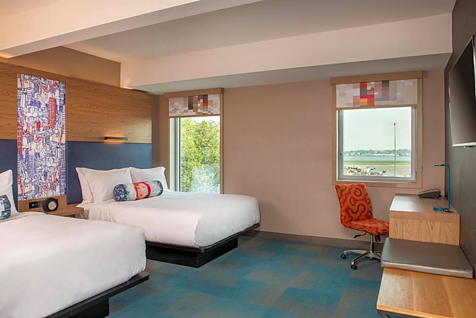 Aloft New York LaGuardia Airport