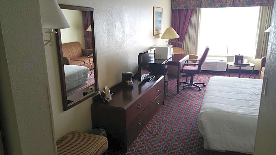 Imperial Swan Hotel & Suites – Lakeland, FL