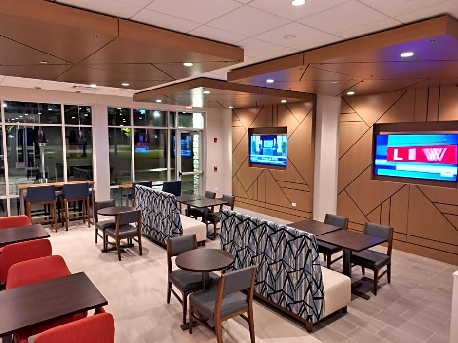 Holiday Inn Express & Suites Chicago Schaumburg By IHG