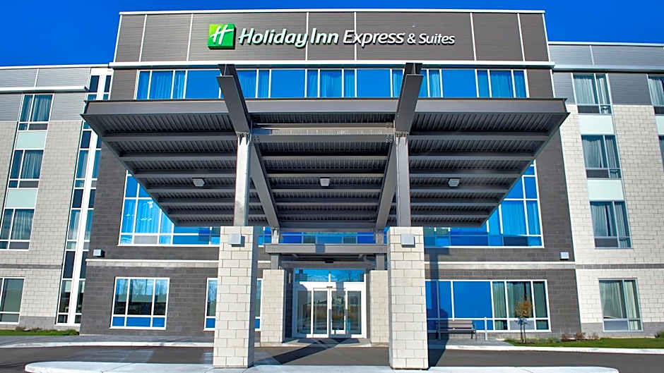 Holiday Inn Express & Suites Vaudreuil-Dorion By IHG