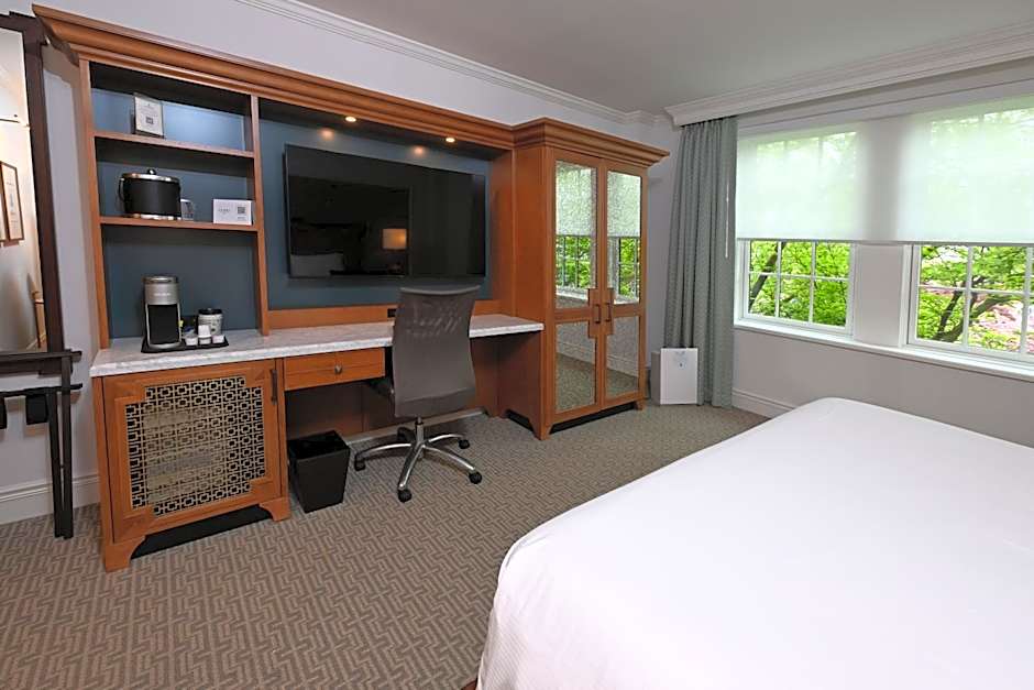 Hotel Roanoke - Conference Center Curio Collection by Hilton