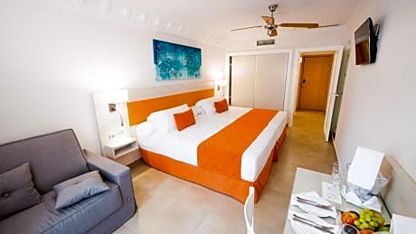 Superior Twin Room with Garden View (2 Adults + 2 Children)