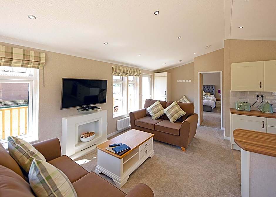 Athelington Hall Farm Lodges