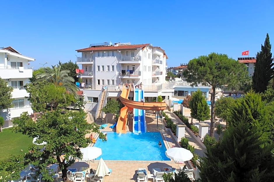 Hotel Catty Cats Garden