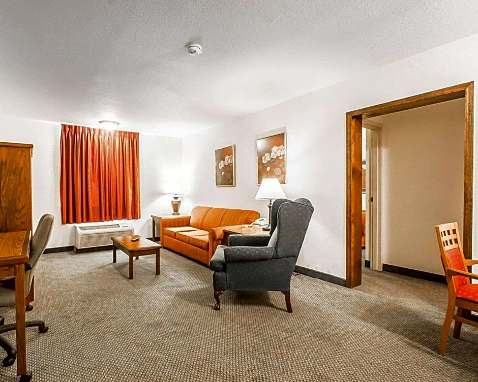 Quality Inn & Suites North Springfield