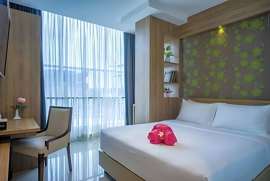 Triizz Hotel Semarang