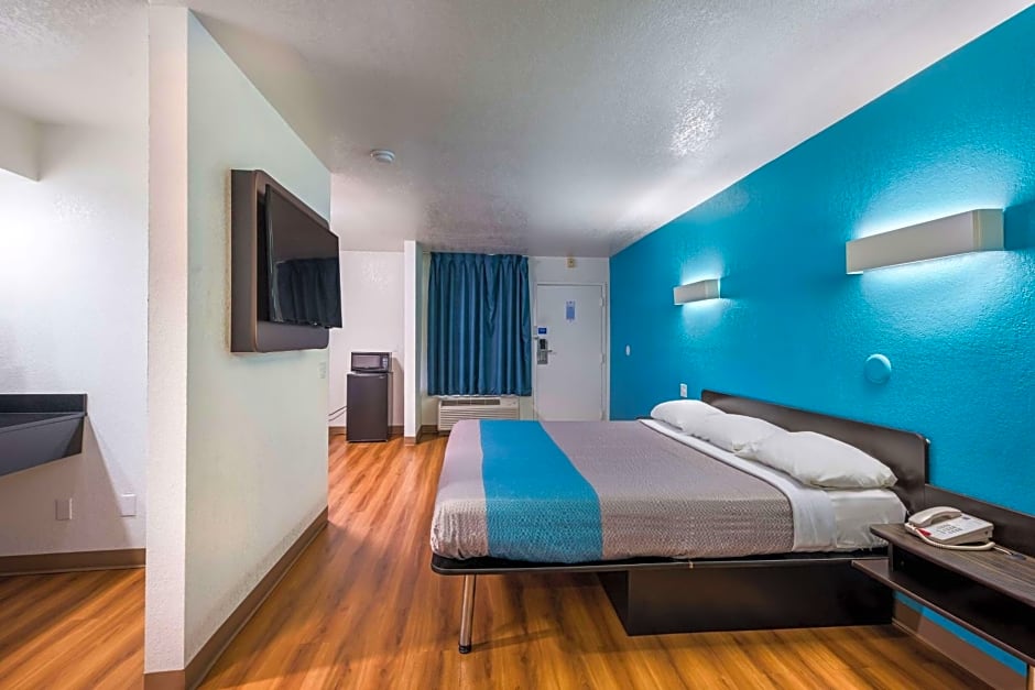 Motel 6-Irving, TX - Irving DFW Airport East