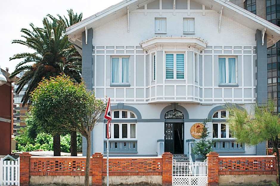 Alamar Salinas House