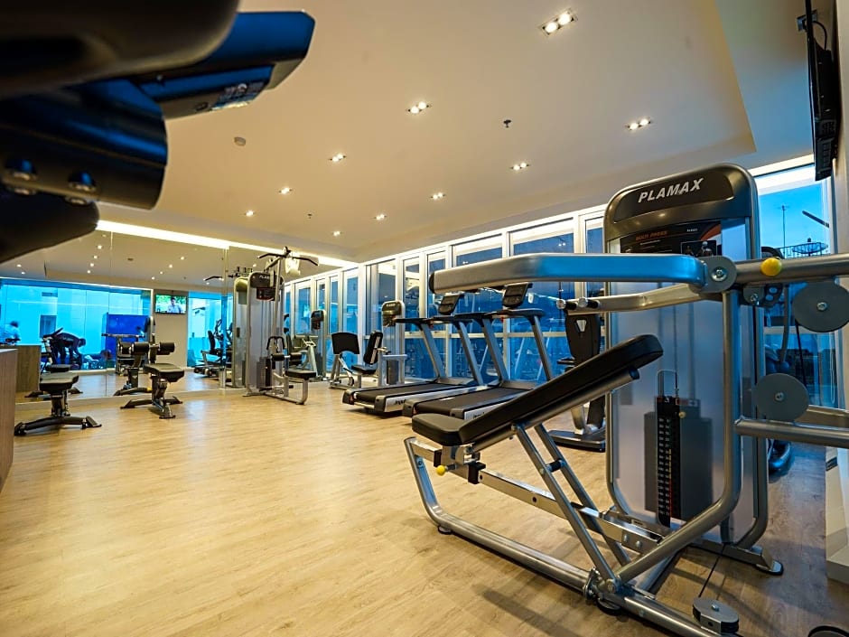 New Season Square Hotel