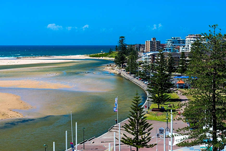 Oaks The Entrance Waterfront Suites