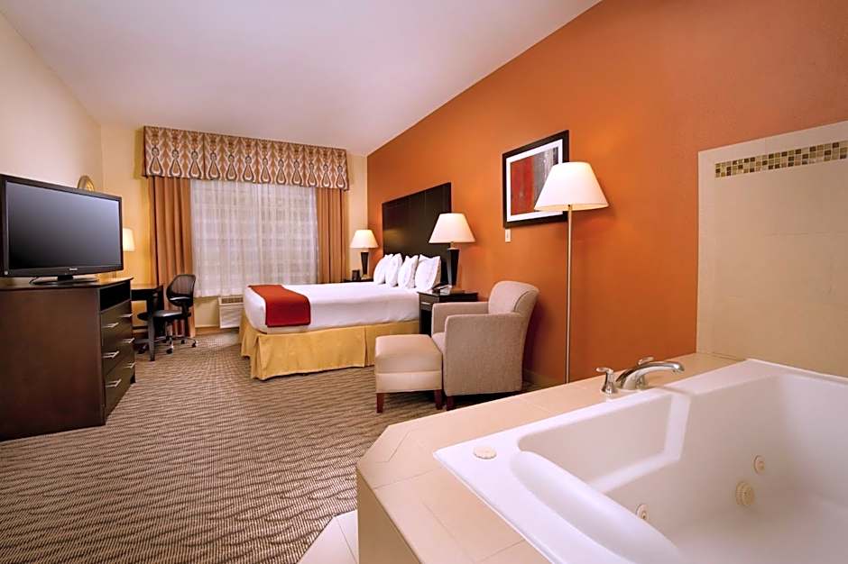 Holiday Inn Express & Suites Manassas By IHG