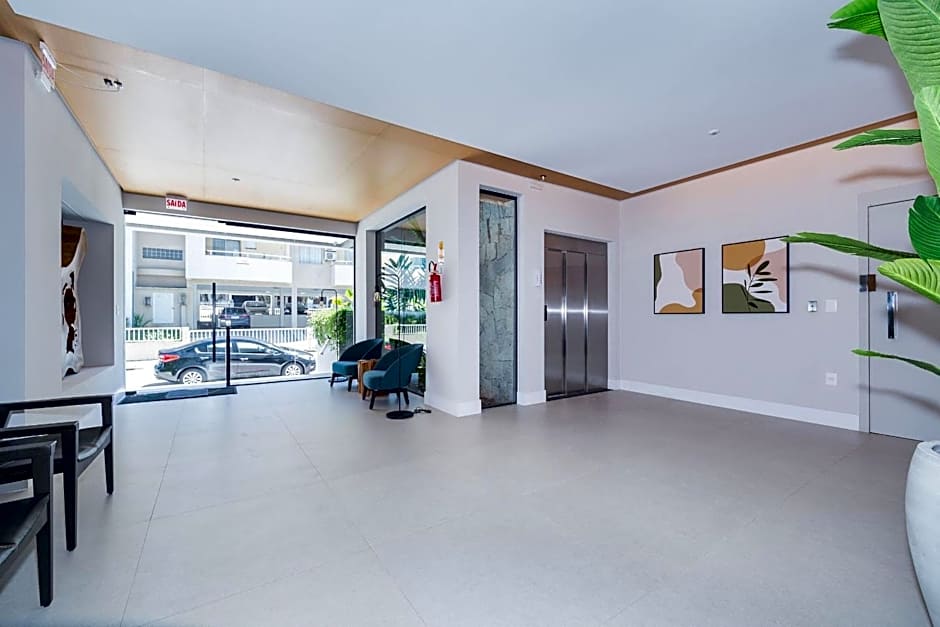 Adra 306 - Excelente Cobertura Duplex - Centro/Bombinhas- Rooftop com Piscina - À poucos metros da praia - (Consultar serviços de roupas de cama e banho)