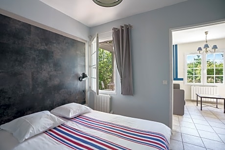 One-Bedroom Apartment (2-4 people)