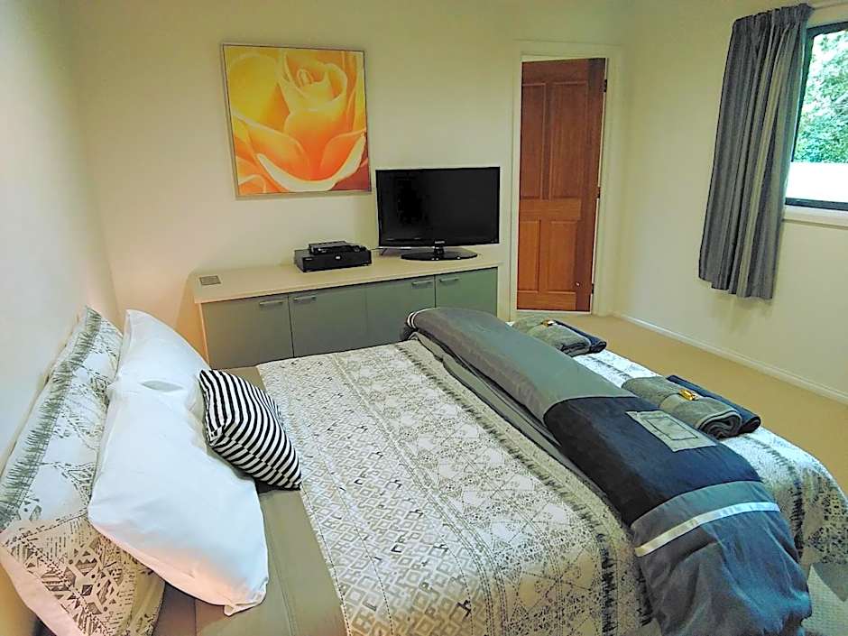 Golden Caves - Bed and Breakfast