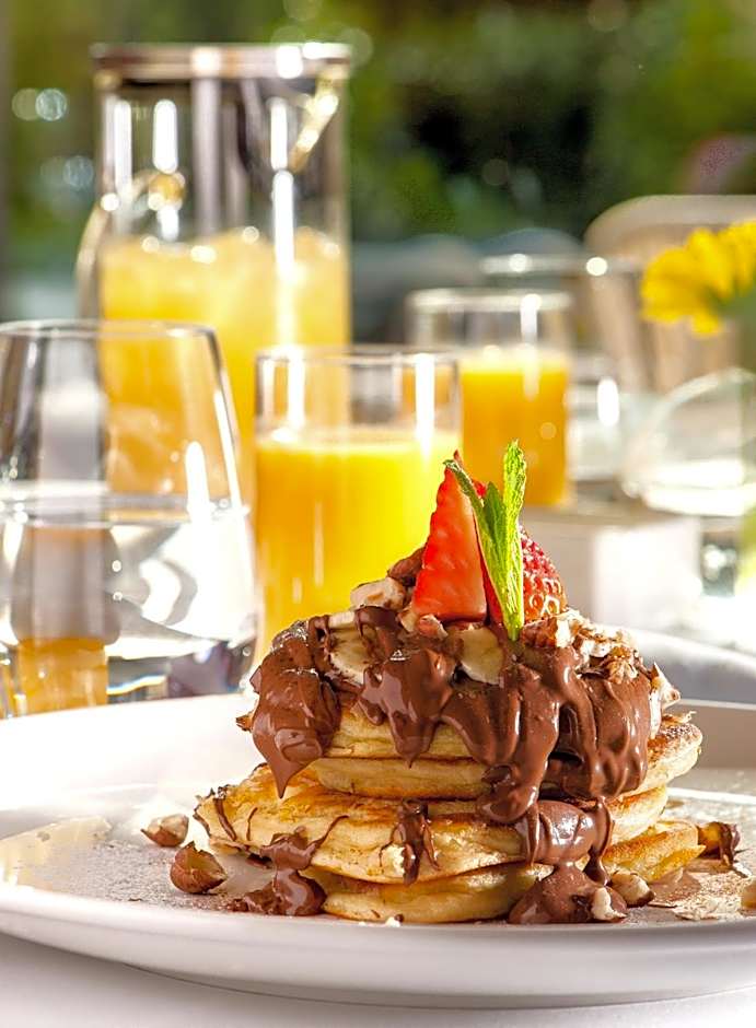 Somewhere Vouliagmeni