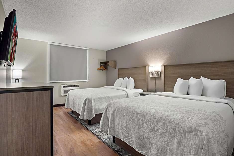 Photo 1 of 6 of Deluxe 2 Queen Beds