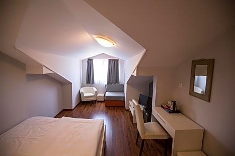 Double Room with Sea View- Attic